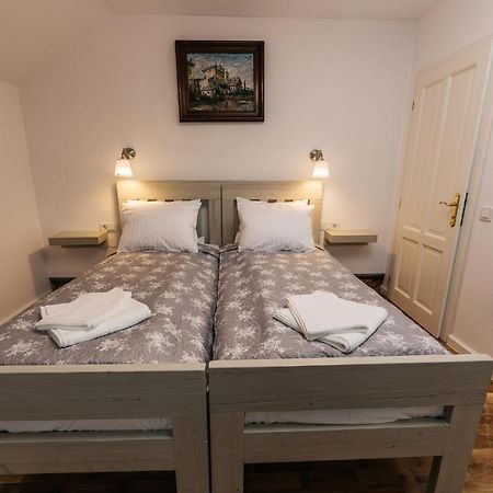 Yellowboot Aparthotel Sibiu Exterior photo