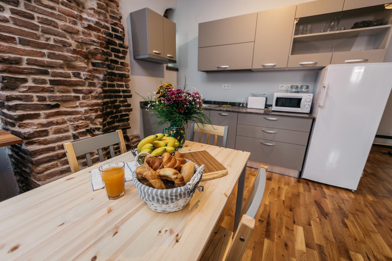 Yellowboot Aparthotel Sibiu Exterior photo