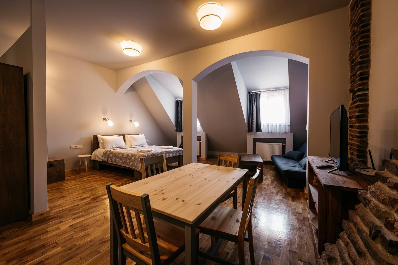 Yellowboot Aparthotel Sibiu Exterior photo