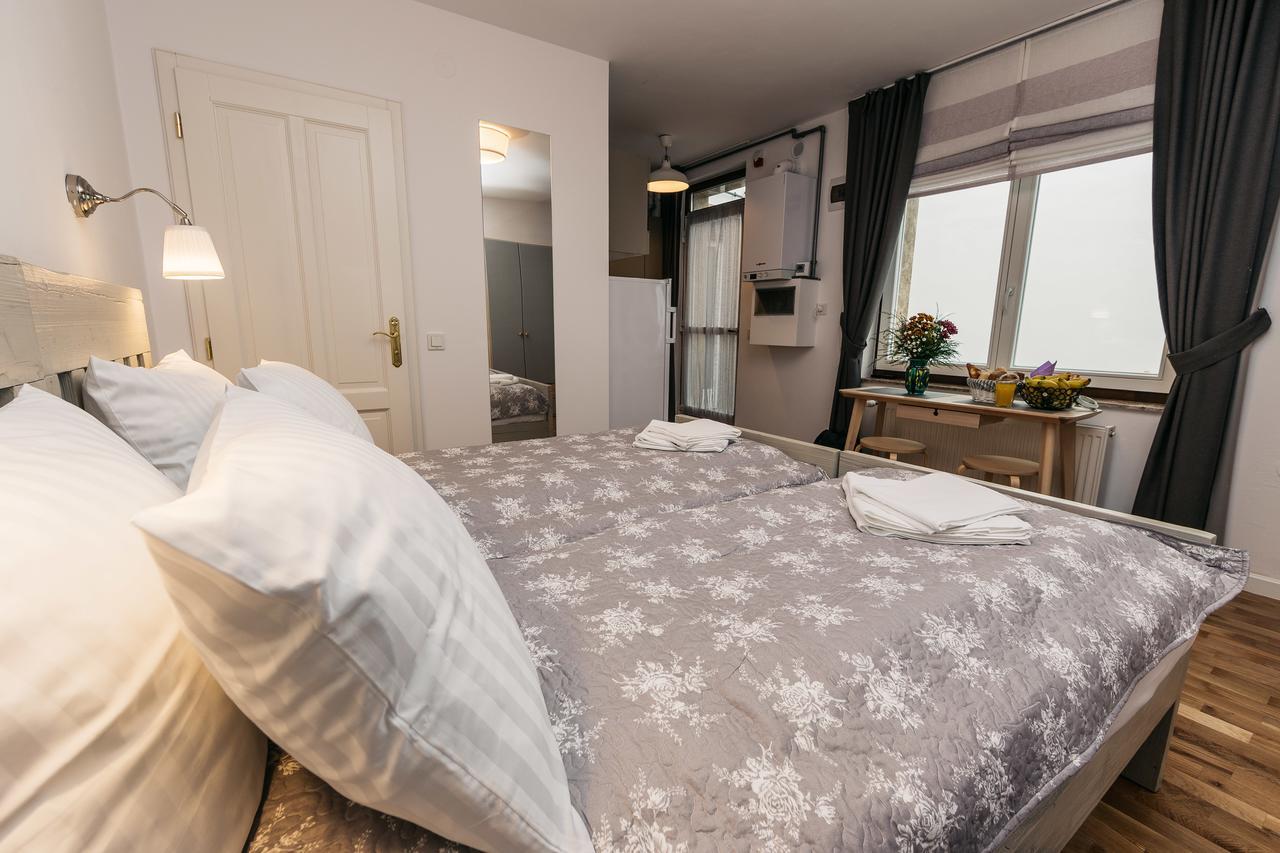 Yellowboot Aparthotel Sibiu Exterior photo