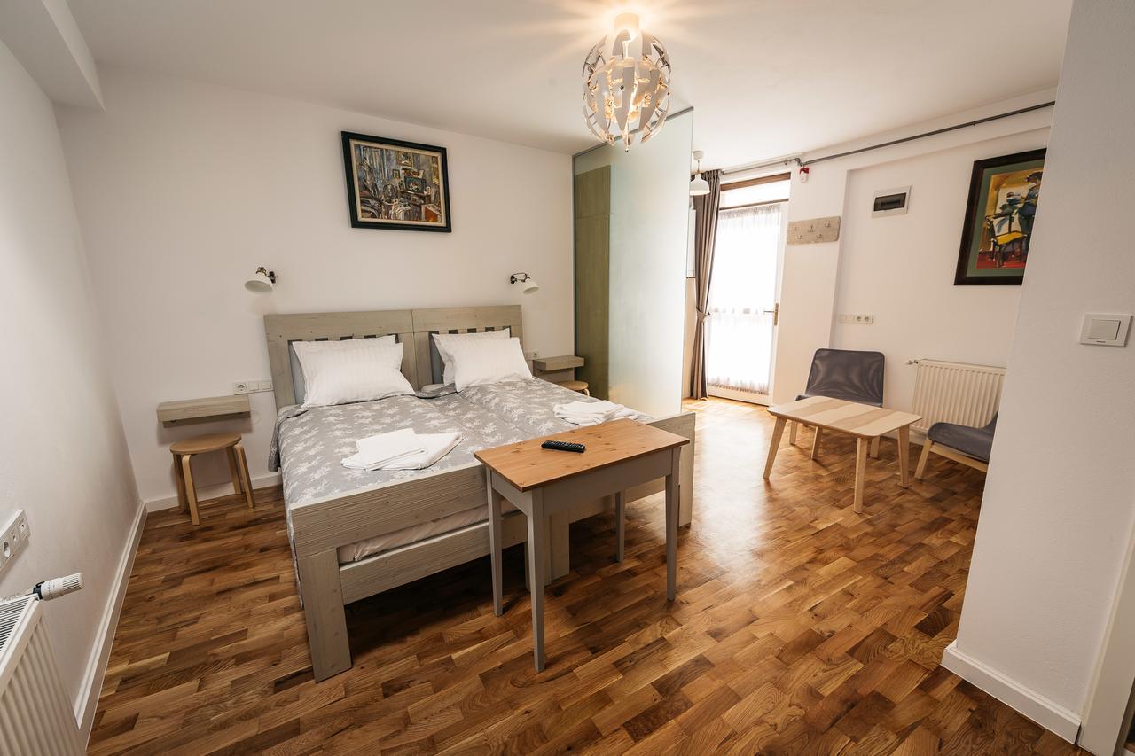 Yellowboot Aparthotel Sibiu Exterior photo