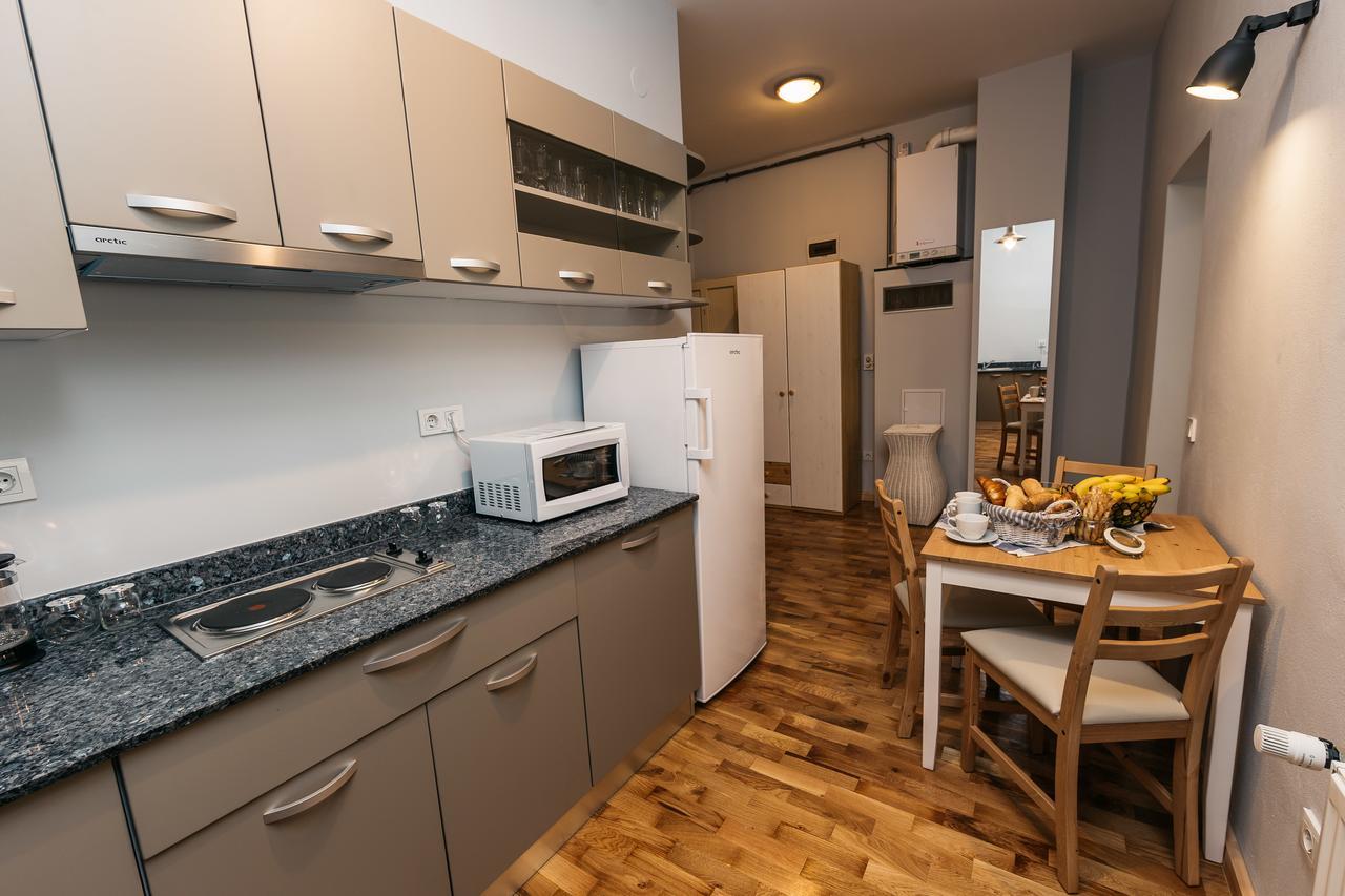 Yellowboot Aparthotel Sibiu Exterior photo