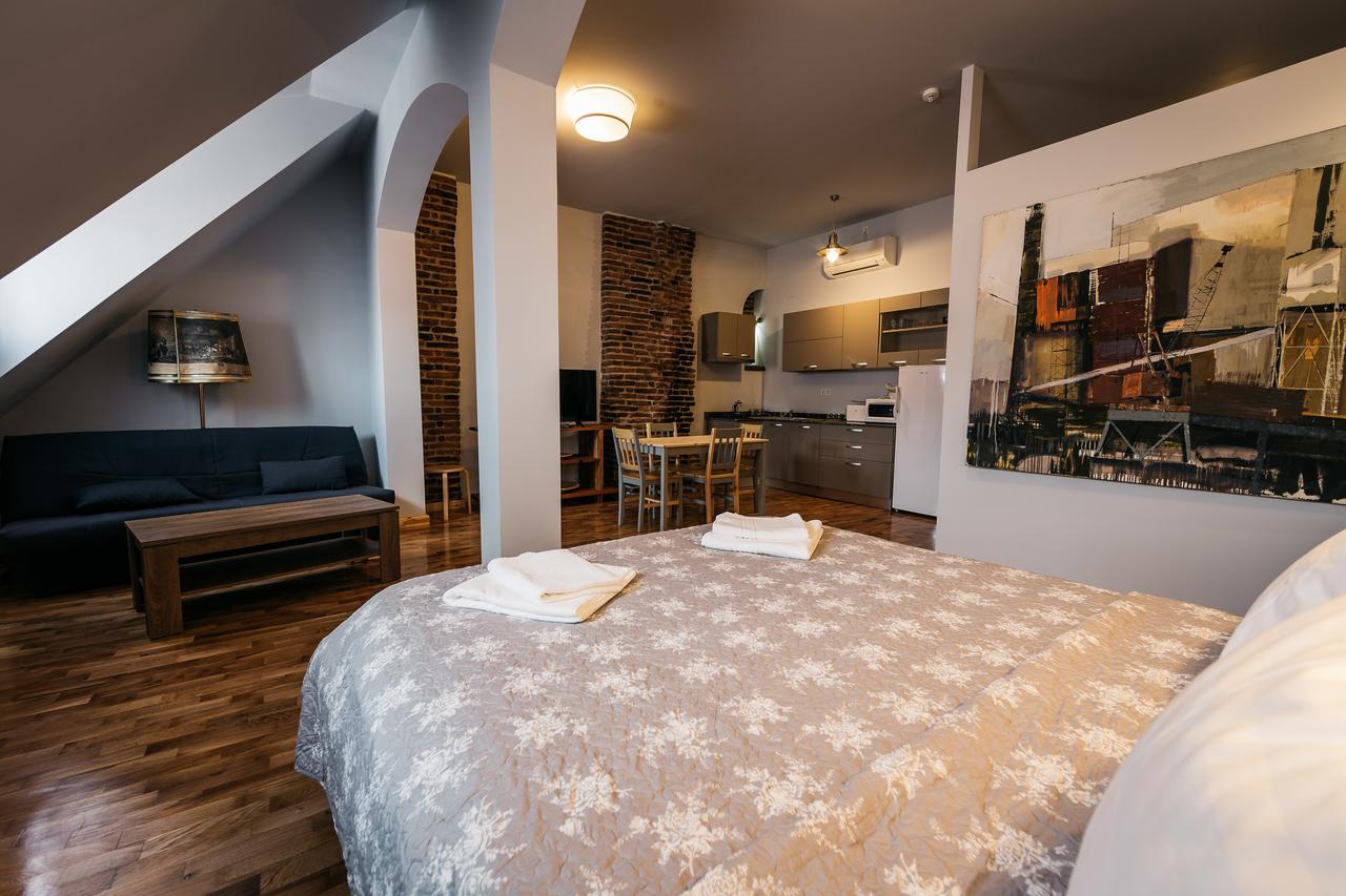 Yellowboot Aparthotel Sibiu Exterior photo