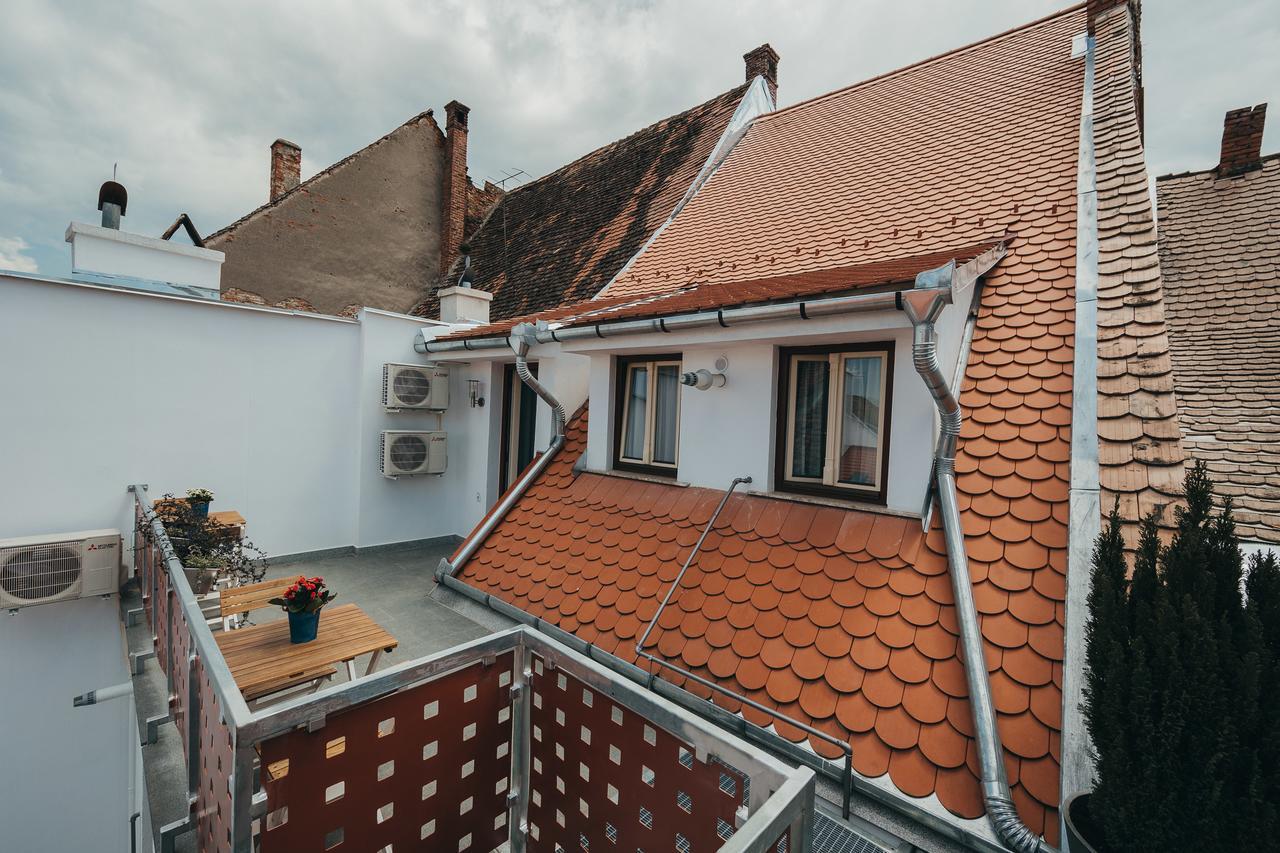 Yellowboot Aparthotel Sibiu Exterior photo