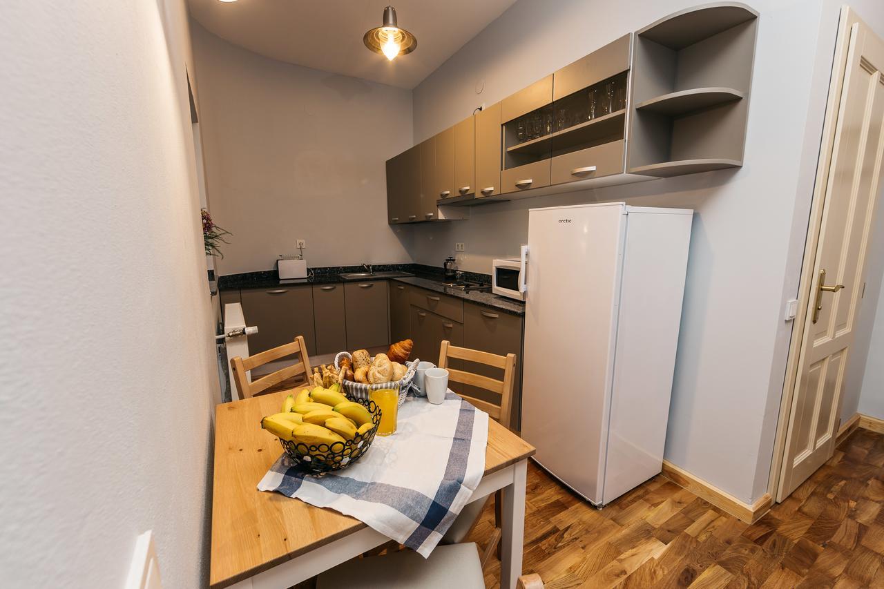 Yellowboot Aparthotel Sibiu Exterior photo