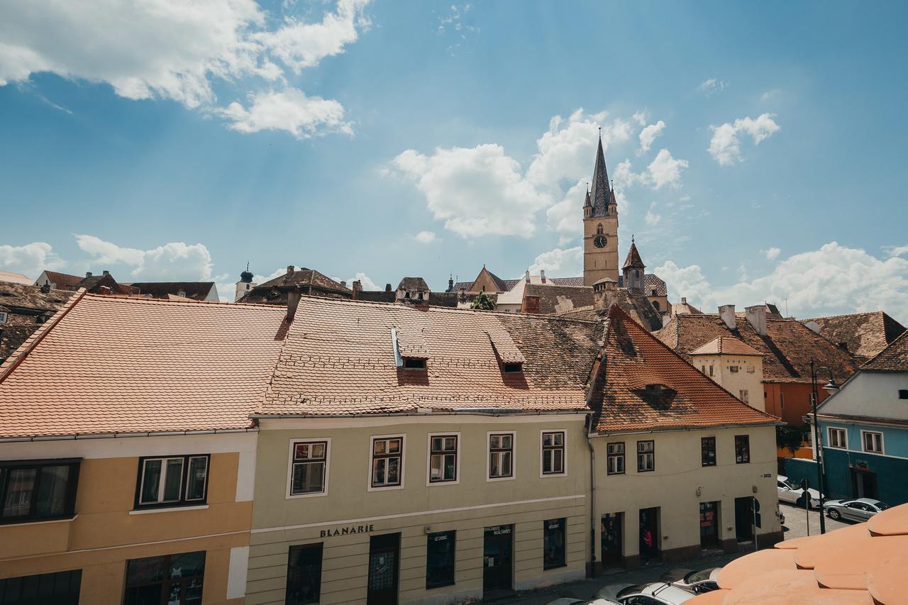 Yellowboot Aparthotel Sibiu Exterior photo