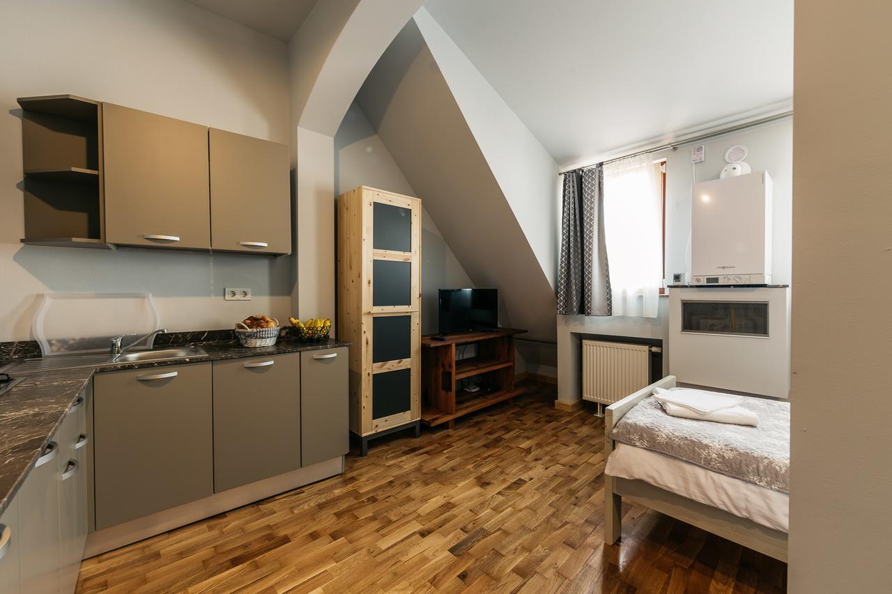 Yellowboot Aparthotel Sibiu Exterior photo