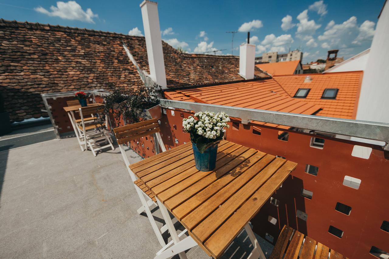 Yellowboot Aparthotel Sibiu Exterior photo