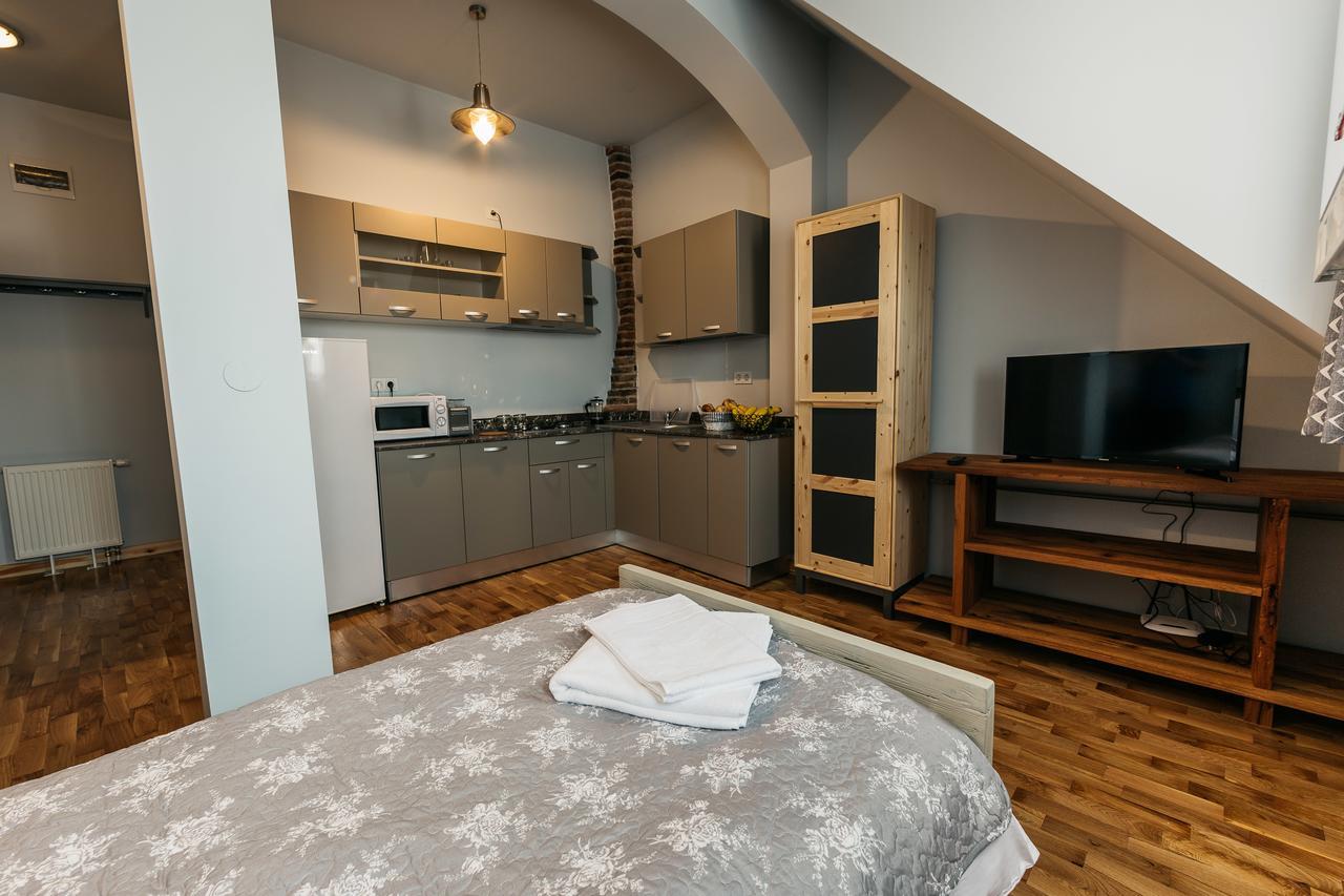 Yellowboot Aparthotel Sibiu Exterior photo