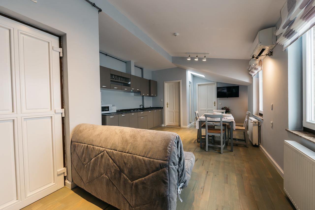 Yellowboot Aparthotel Sibiu Exterior photo