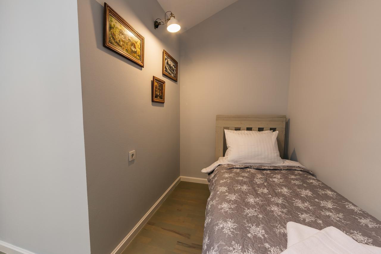 Yellowboot Aparthotel Sibiu Exterior photo
