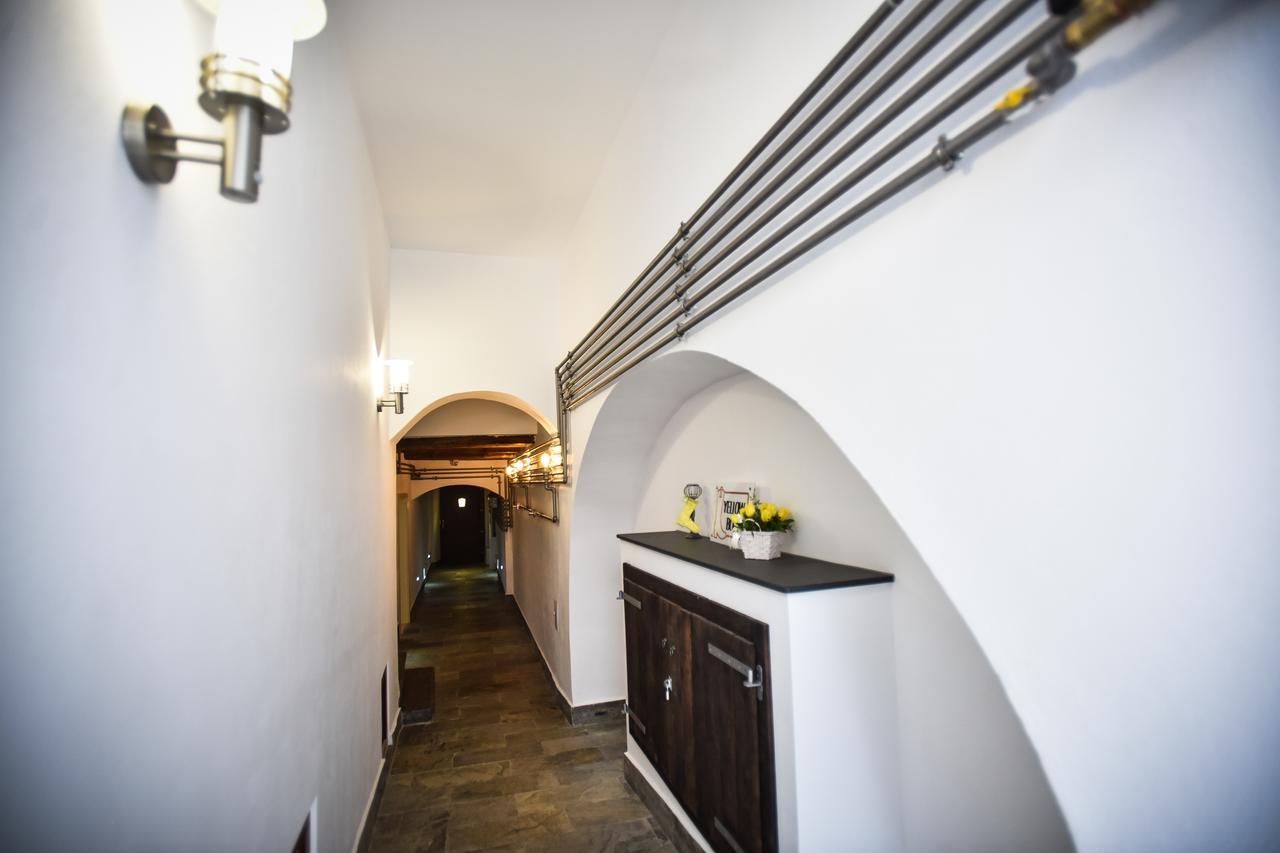 Yellowboot Aparthotel Sibiu Exterior photo